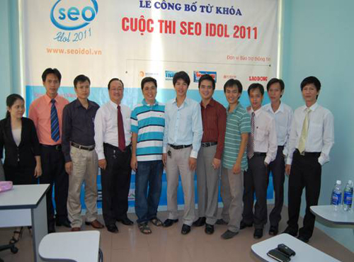 Ban tổ chức SEO IDOL và các vị khách mời chụp ảnh lưu niệm. Ban tổ chức SEO IDOL và các vị khách mời chụp ảnh lưu niệm.